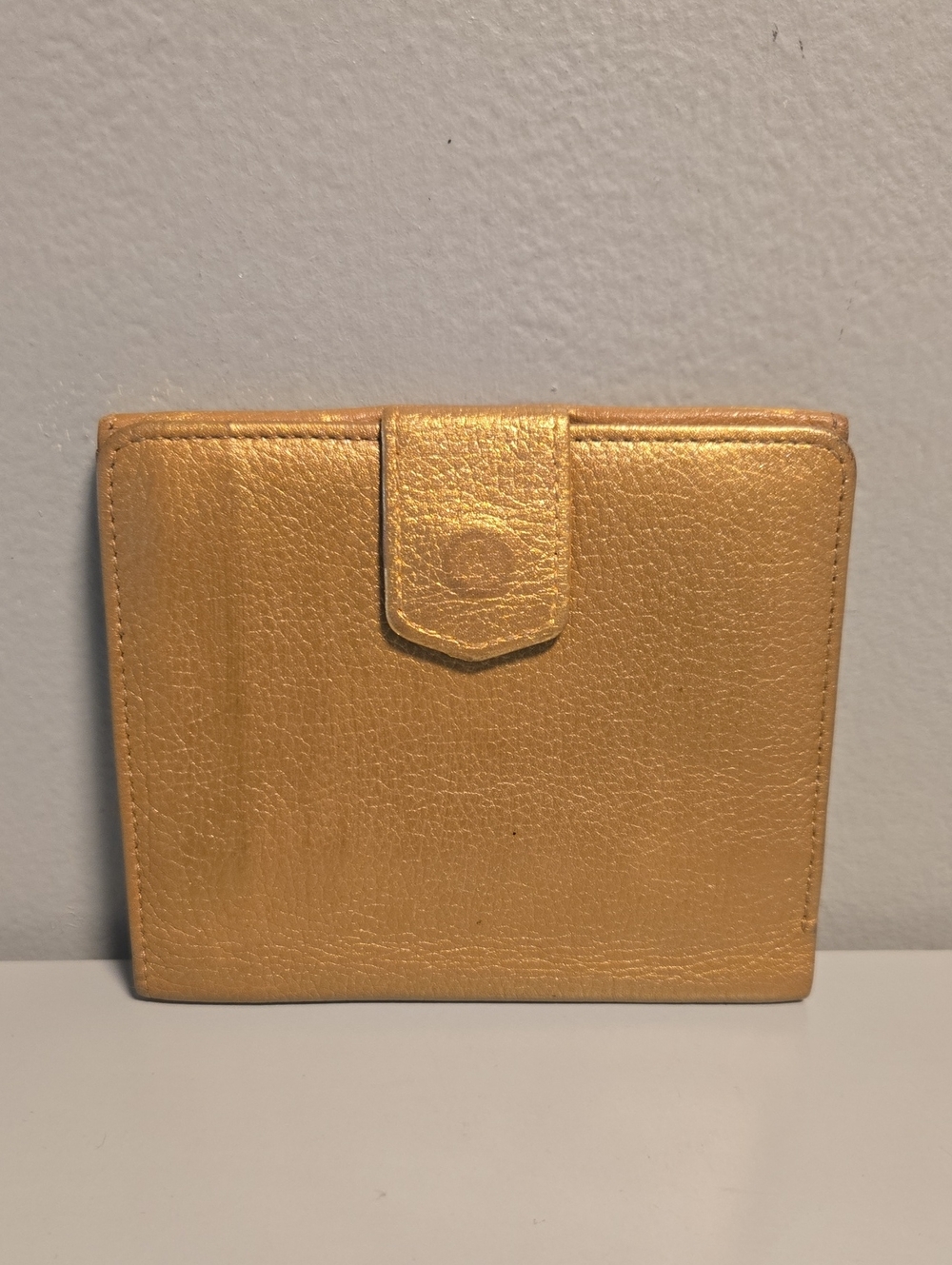 Valentino Garavani Metallic Gold Leather Compact Wallet - Picture 12 of 13